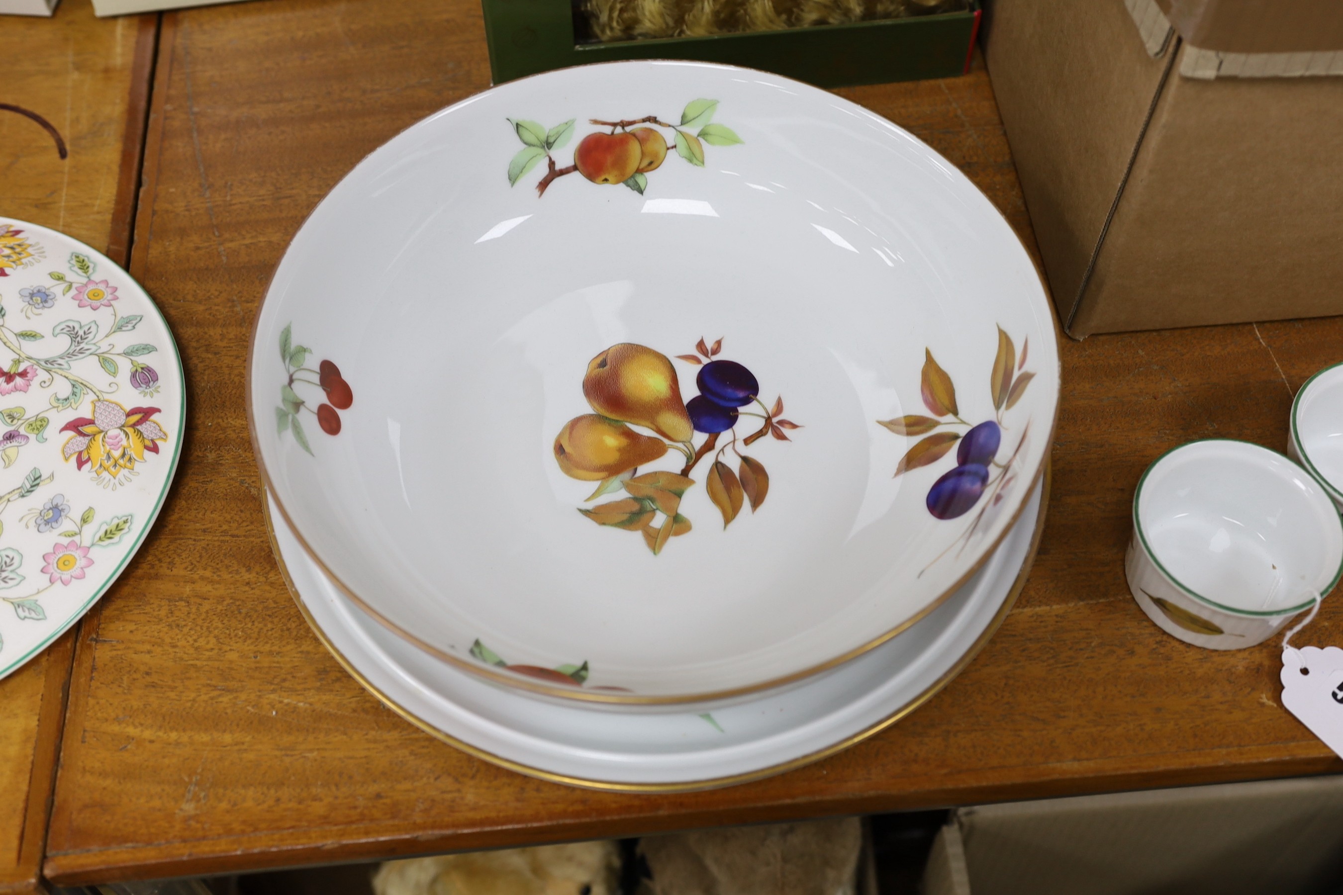 Worcester Evesham pattern tableware and Minton cake plate